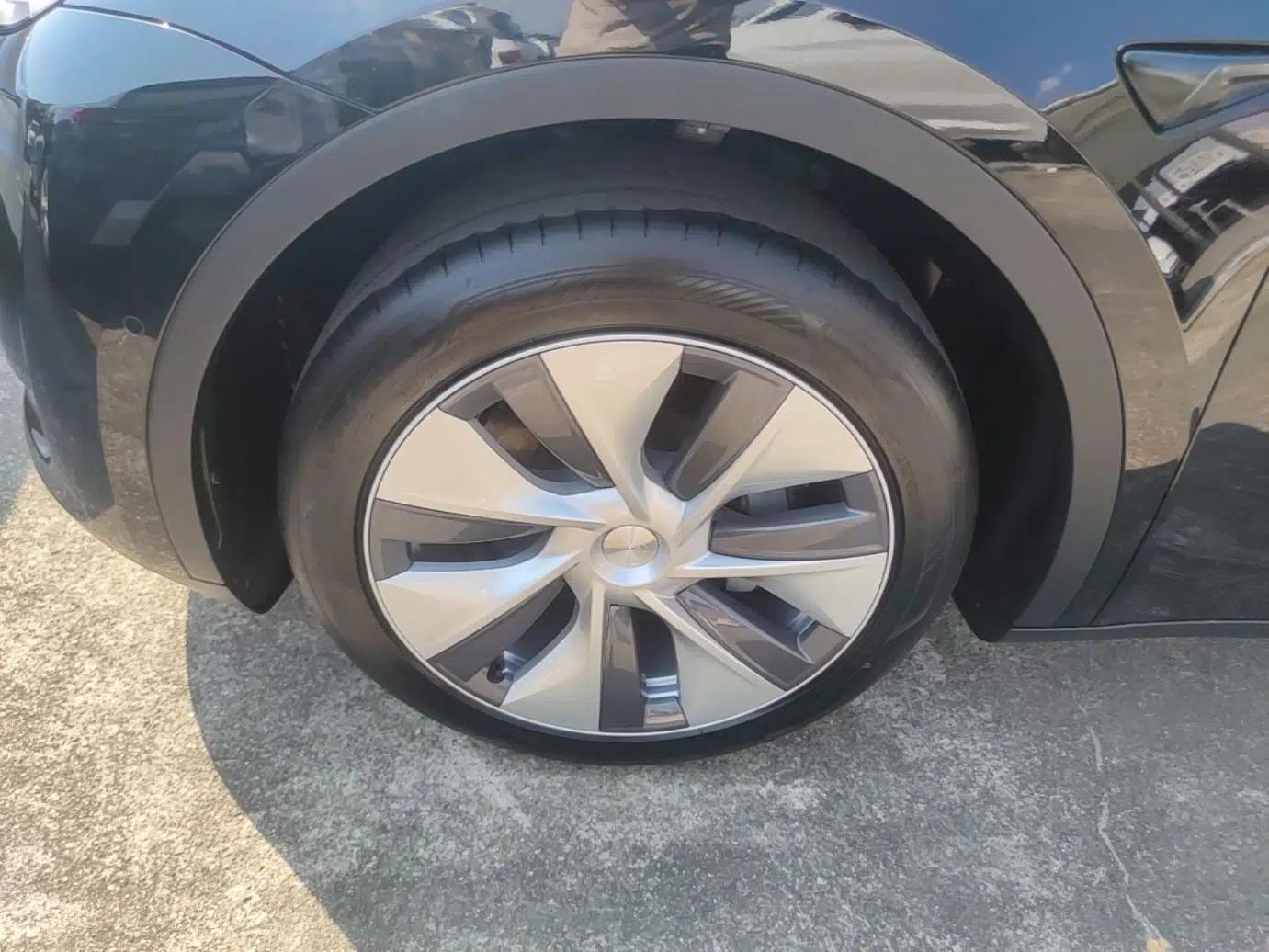 Tesla Model Y 2022 Revised Version Rear-Wheel Drive — миниатюра 10