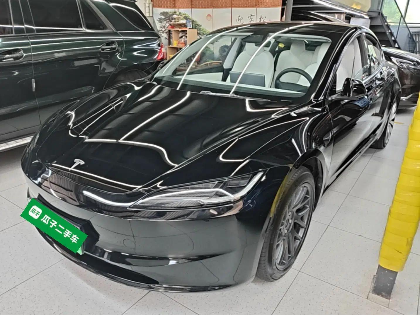 Tesla Model 3 2023 Rear-Wheel-Drive Version — миниатюра 1