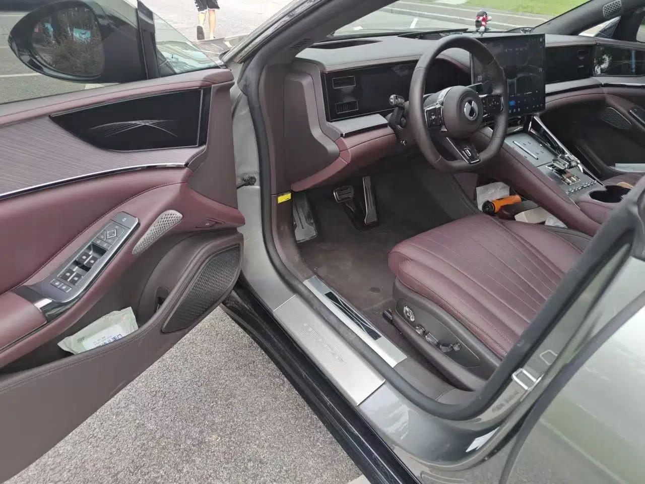Denza Z9GT 2024 1100 Four-Wheel Drive Max Edition — миниатюра 17