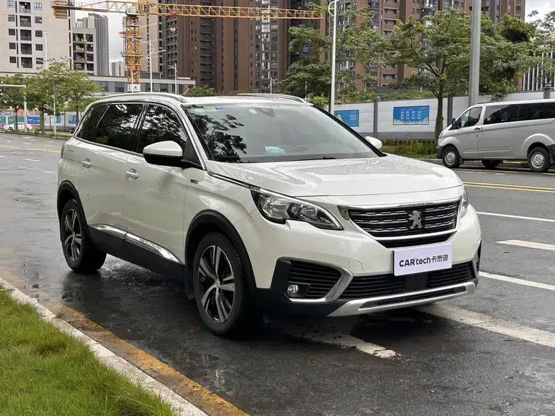 Peugeot 5008 2017 380THP 5-seater Elite Edition — миниатюра 3