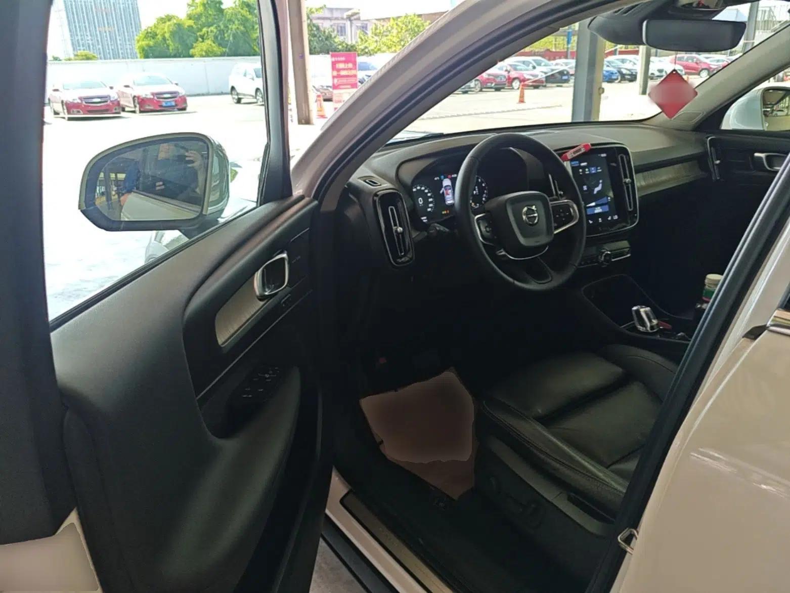 Volvo XC40 2020 T4 4x4 Zhiya Luxury Edition — миниатюра 24