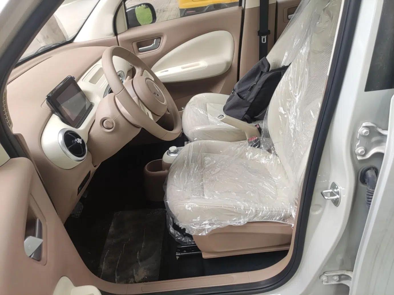 Wuling Hongguang MINIEV 2025 Four-Door Version Advanced Edition — миниатюра 17