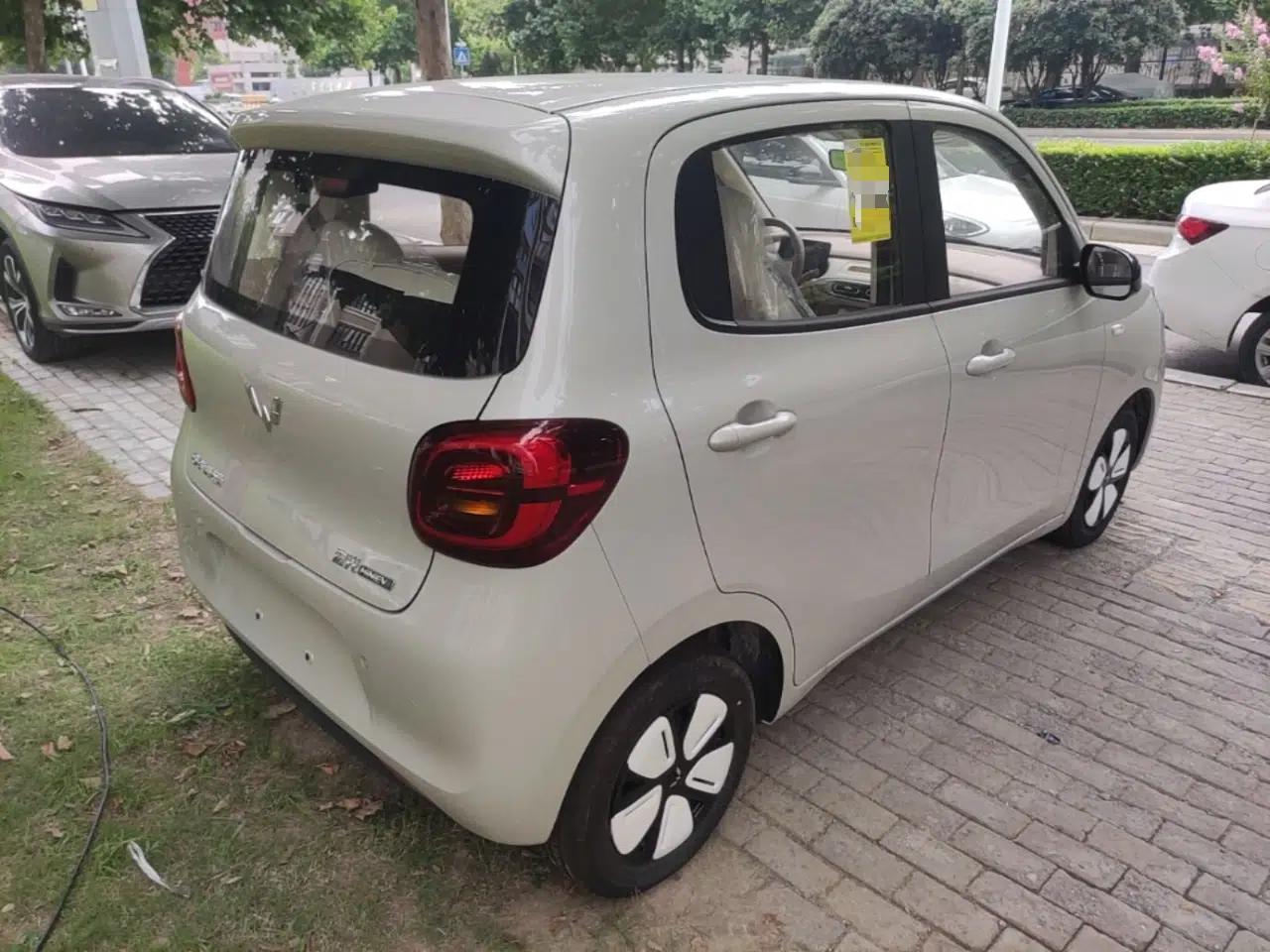 Wuling Hongguang MINIEV 2025 Four-Door Version Advanced Edition — миниатюра 6
