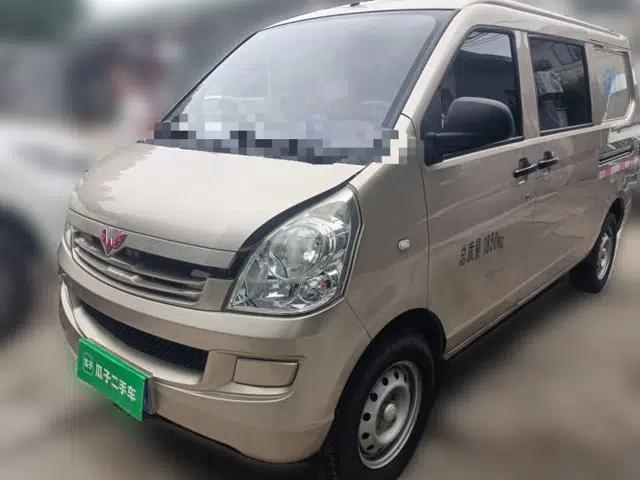 Wuling Rongguang V 1.2-liter manual 5-seater