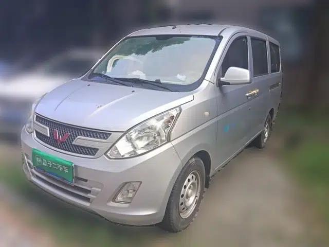 Wuling Rongguang V 2015 1.2L Base Version