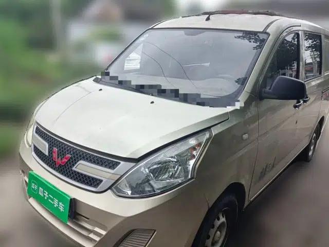 Wuling Rongguang V 1.2-liter manual 5-seater