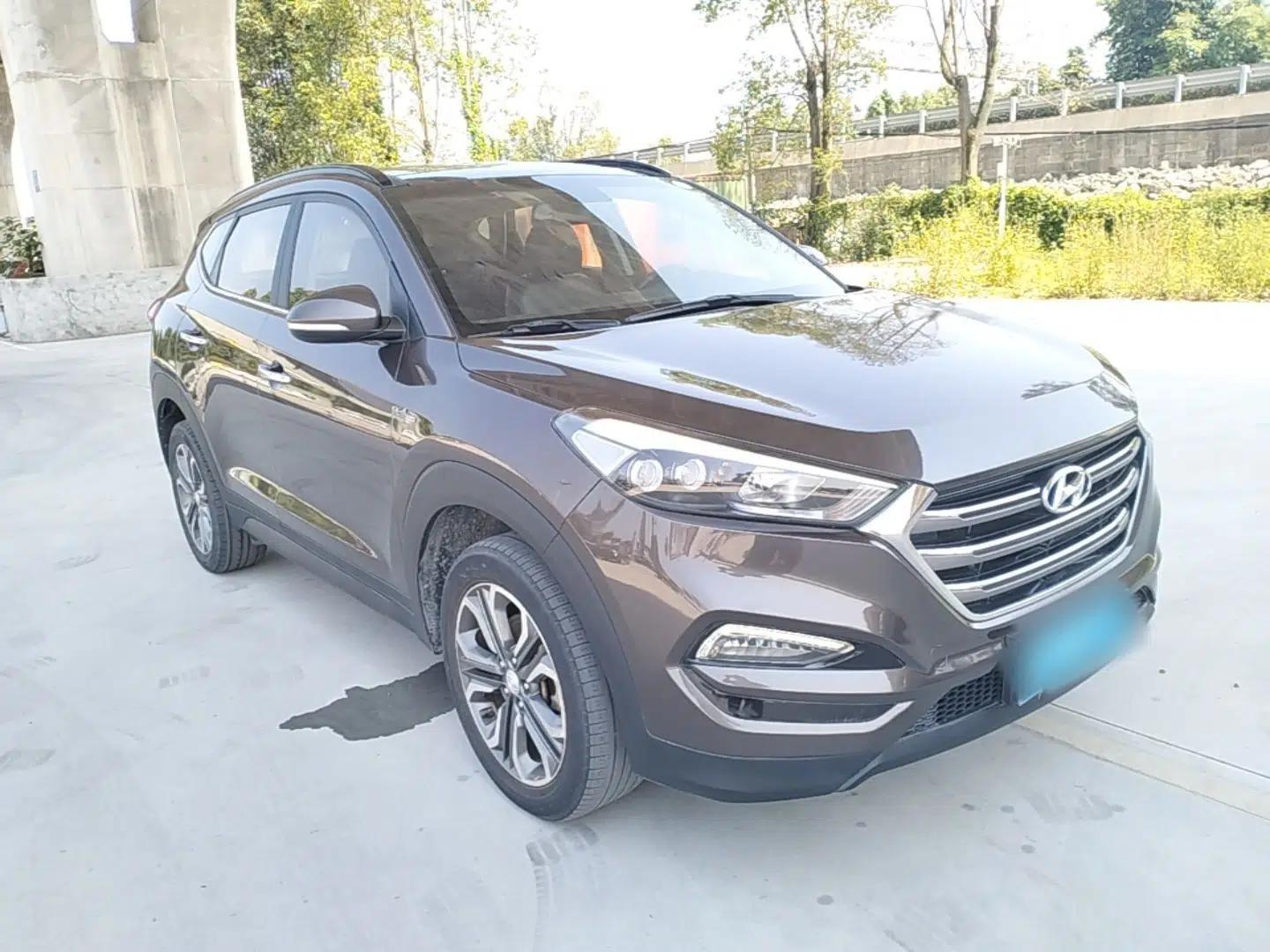 Hyundai Tucson 2015 1.6T Dual-Clutch Four-Wheel Drive Flagship Model — миниатюра 3