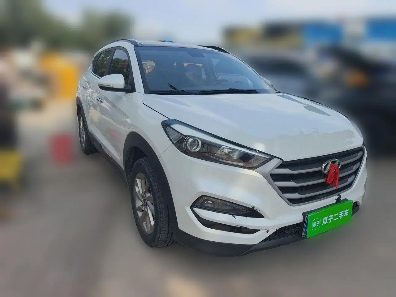 Hyundai Tucson 2018 1.6T Dual-Clutch Two-Wheel Drive 15th Anniversary Special Edition — миниатюра 3