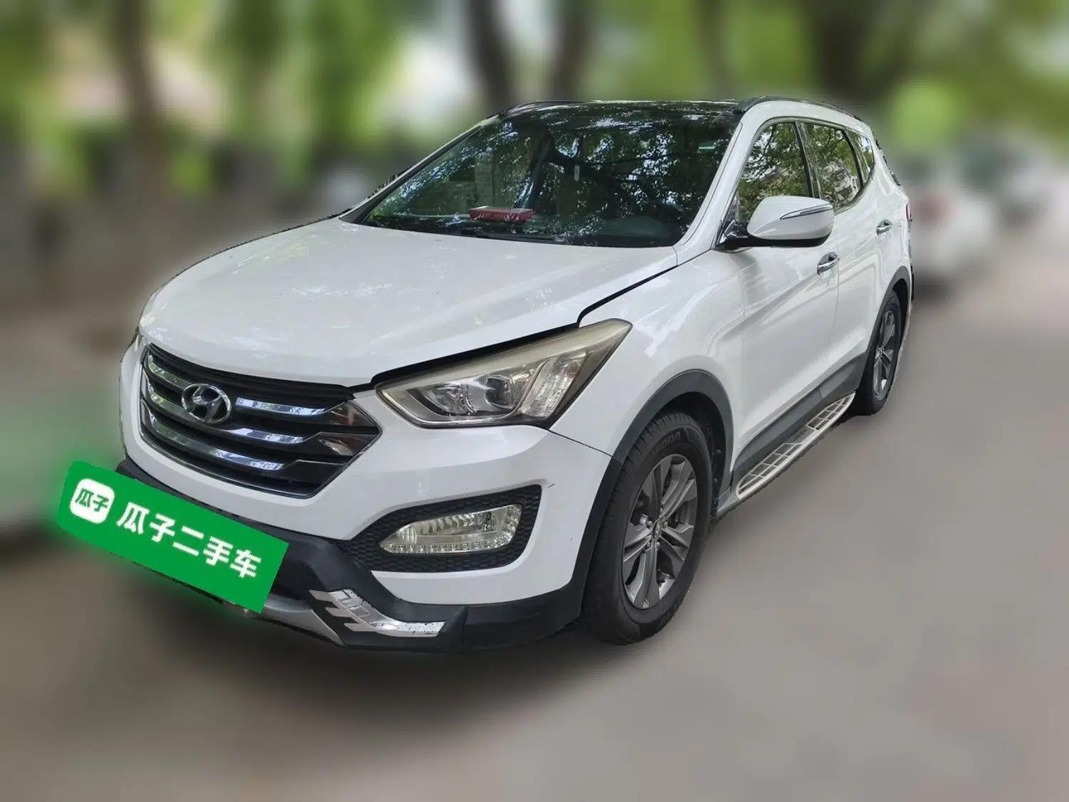 Hyundai Santa Fe 2013 2.4L Automatic Two-Wheel Drive Smart Version — миниатюра 1
