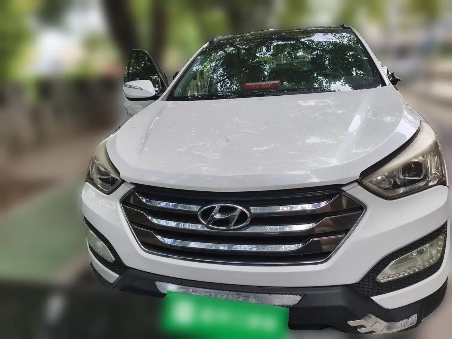Hyundai Santa Fe 2013 2.4L Automatic Two-Wheel Drive Smart Version — миниатюра 2