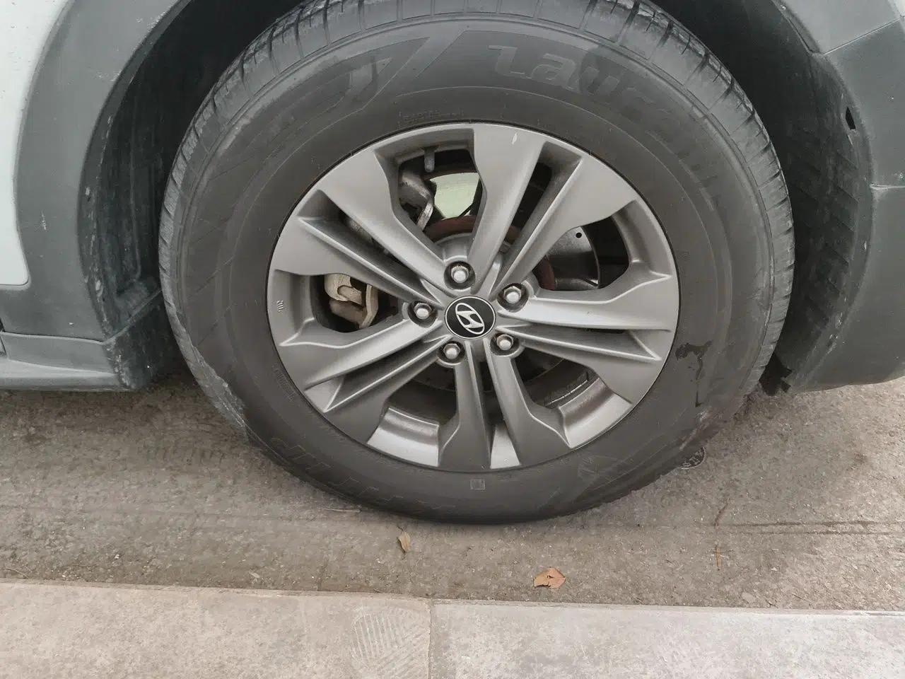 Hyundai Santa Fe 2013 2.4L Automatic Two-Wheel Drive Smart Version — миниатюра 8