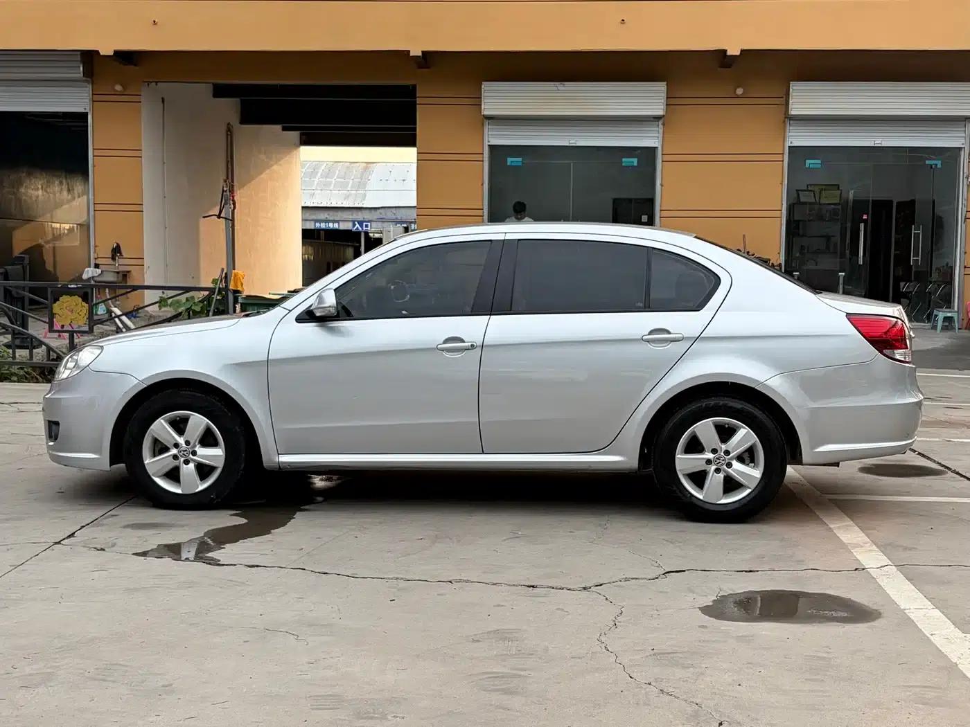2013 Volkswagen Lavida Classic 1.6L Manual Fashion Edition — миниатюра 15