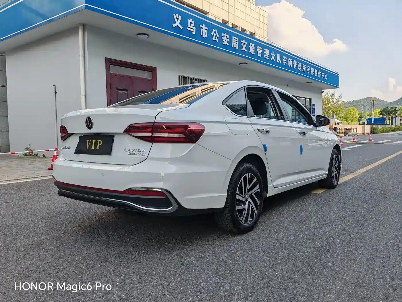 2023 Volkswagen Lavida 280TSI DSG Full Comfort Edition — миниатюра 4