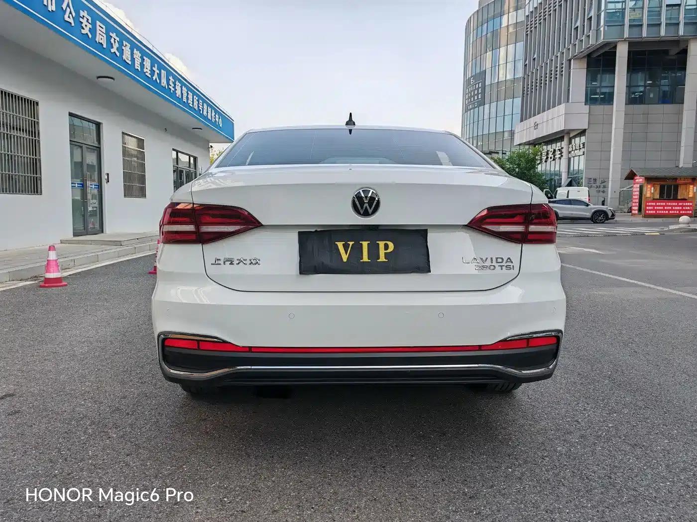 2023 Volkswagen Lavida 280TSI DSG Full Comfort Edition — миниатюра 5
