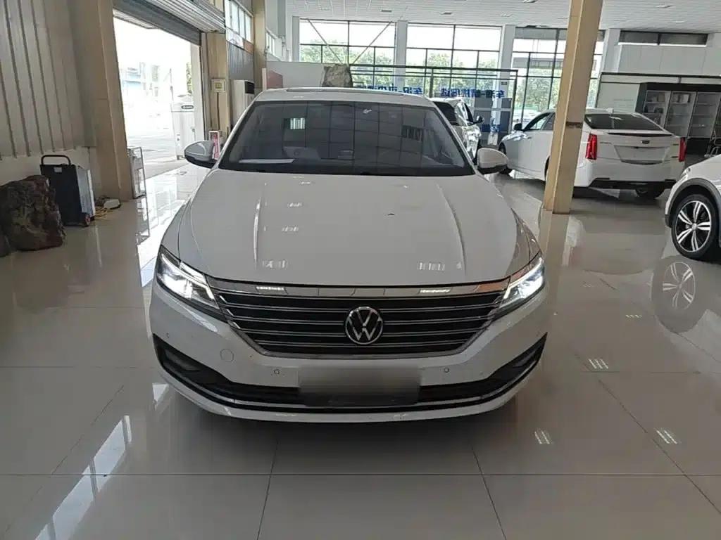 2022 Volkswagen Lavida 280TSI DSG Luxury Edition — миниатюра 3