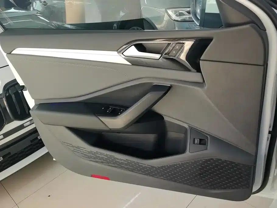 2022 Volkswagen Sagitar 280TSI DSG Super Edition — миниатюра 7