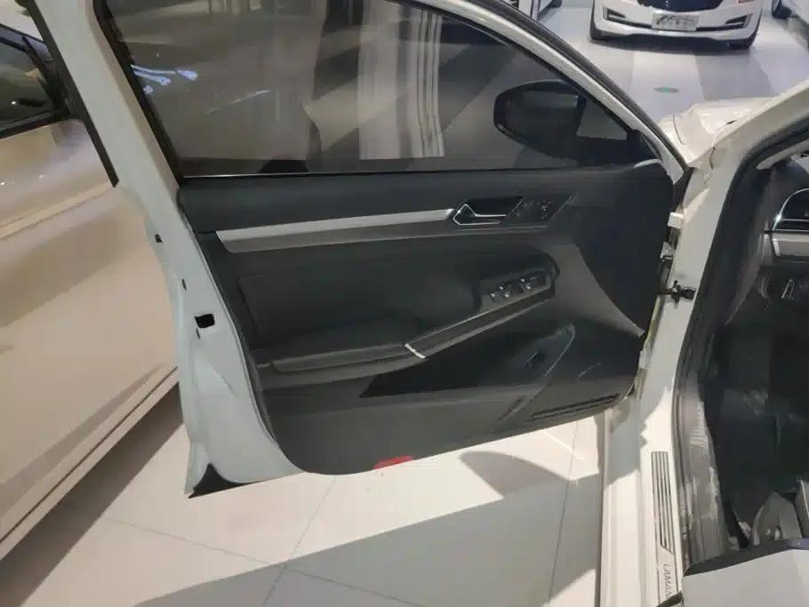 Lamando 2021 Facelift 280TSI DSG Comfort Edition — миниатюра 7