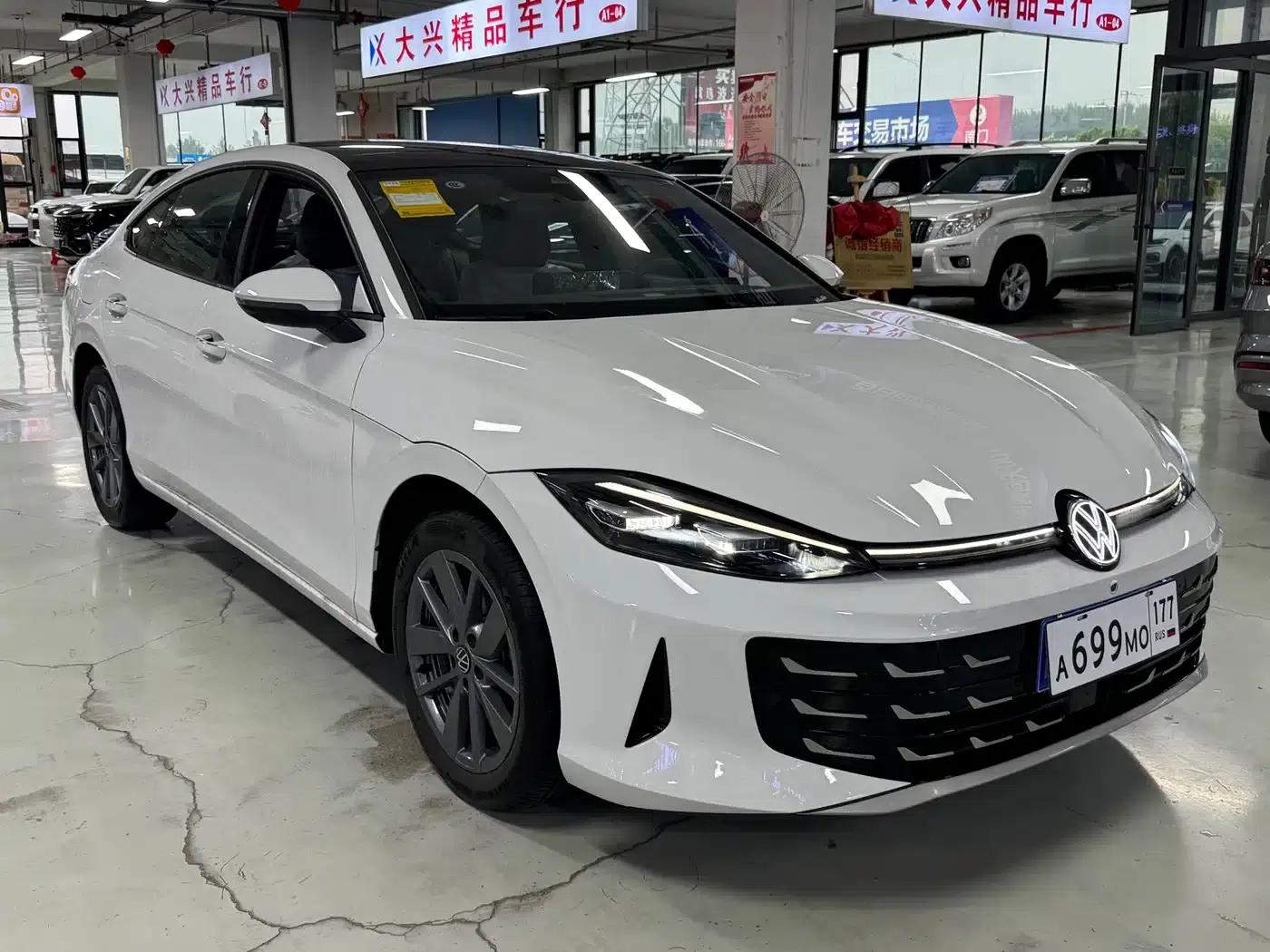 Lamando 2026 Model, Lamando L 300TSI Dynamic Edition — миниатюра 3
