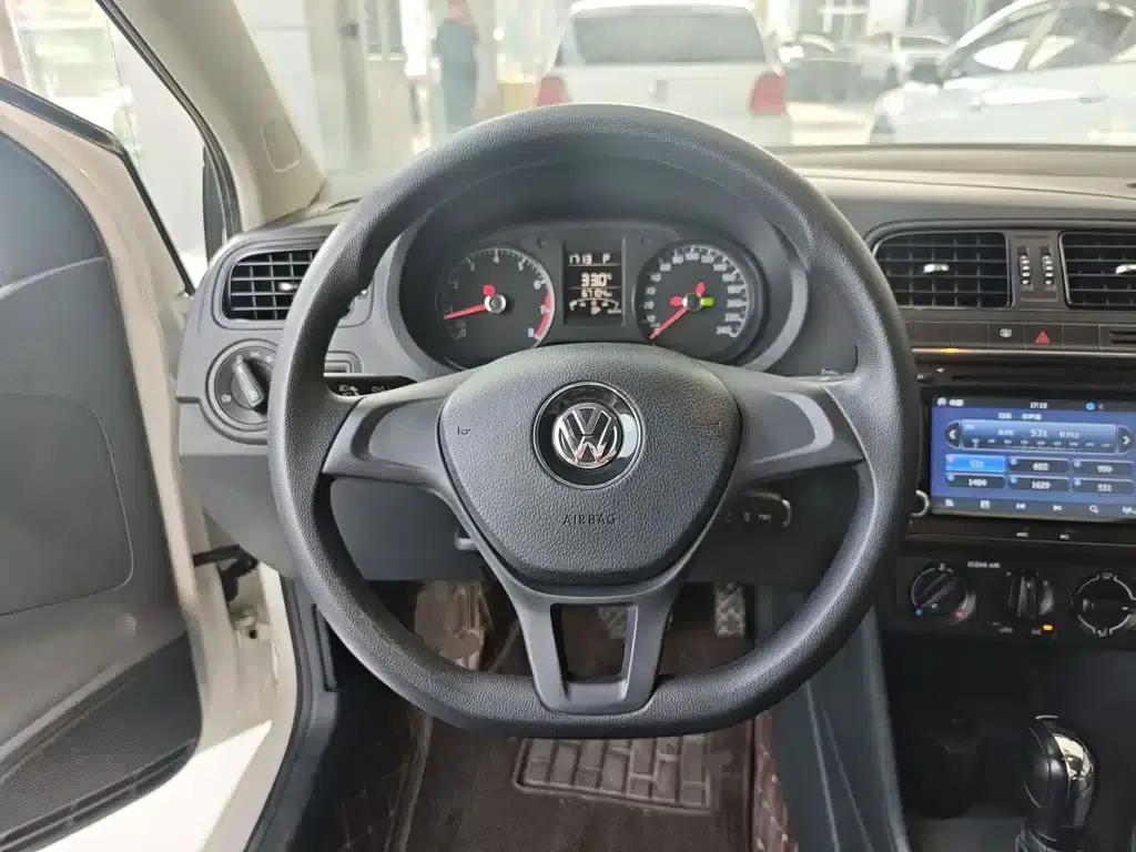 2016 Polo 1.4L Automatic Fashion Edition — миниатюра 11