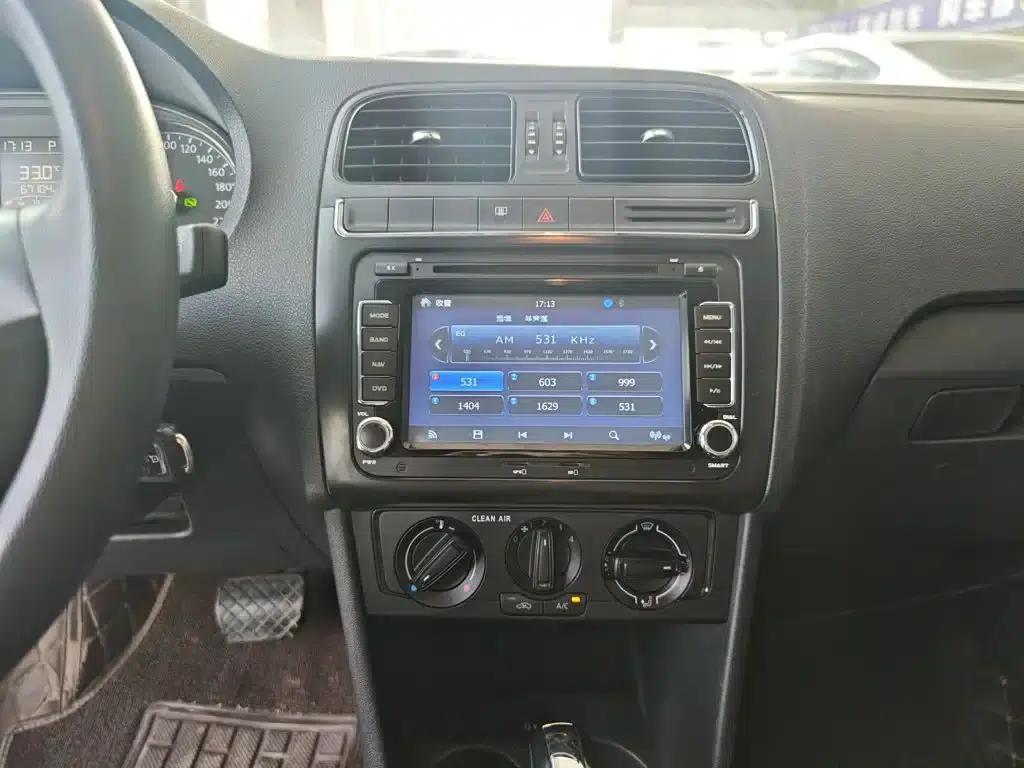 2016 Polo 1.4L Automatic Fashion Edition — миниатюра 13