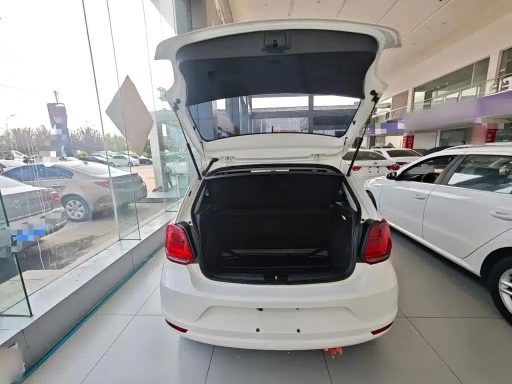 2016 Polo 1.4L Automatic Fashion Edition — миниатюра 19