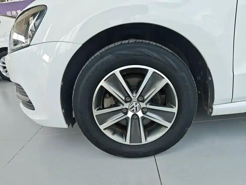 2016 Polo 1.4L Automatic Fashion Edition — миниатюра 23