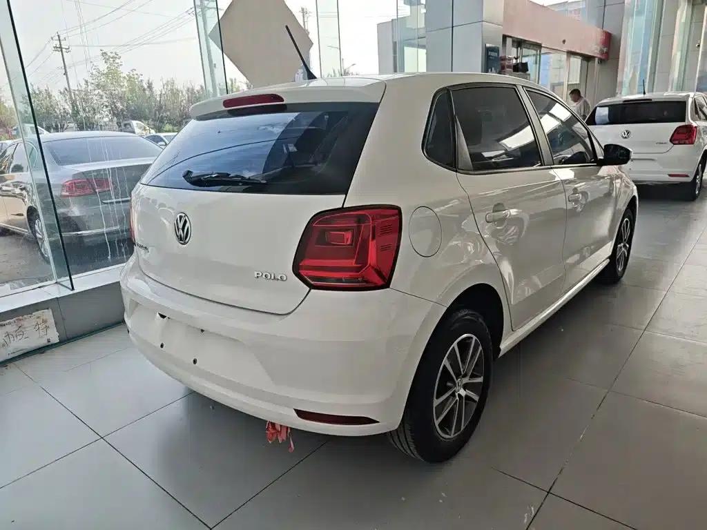 2016 Polo 1.4L Automatic Fashion Edition — миниатюра 7