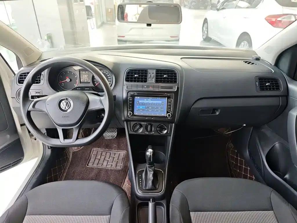 2016 Polo 1.4L Automatic Fashion Edition — миниатюра 10