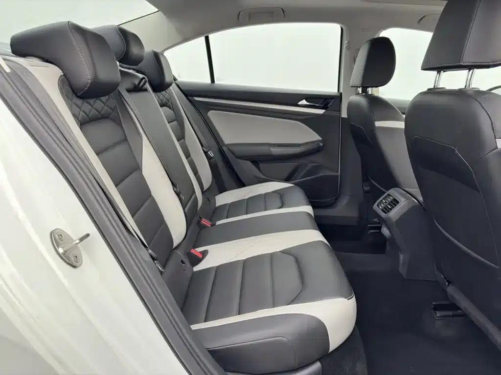 2025 Volkswagen Bora 300TSI DSG Premium Edition — миниатюра 13