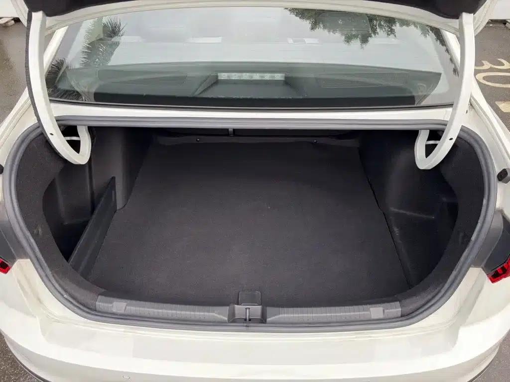 2025 Volkswagen Bora 300TSI DSG Premium Edition — миниатюра 6