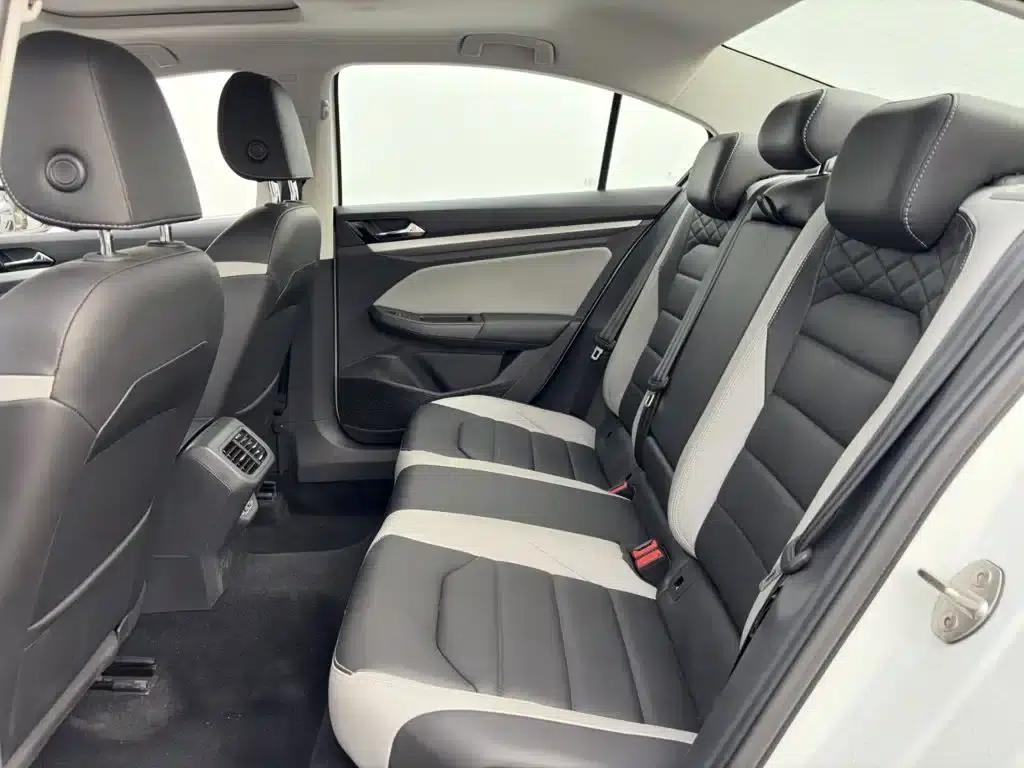 2025 Volkswagen Bora 300TSI DSG Premium Edition — миниатюра 8