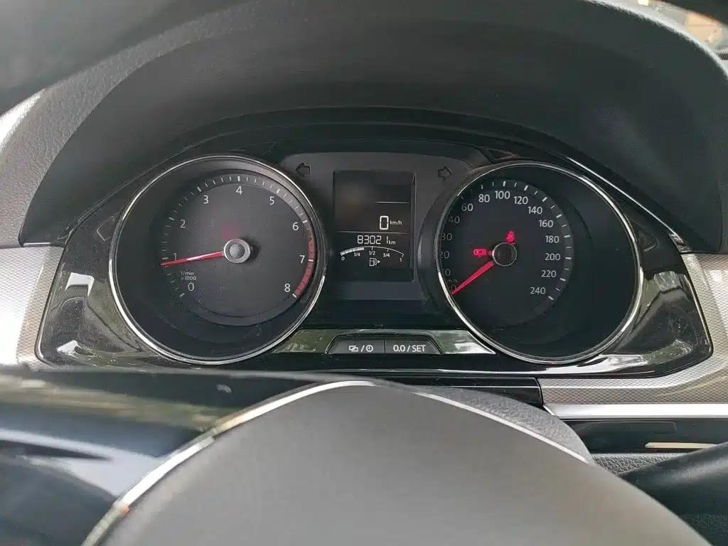 2017 Volkswagen Bora 1.6L Manual Comfort Model — миниатюра 4