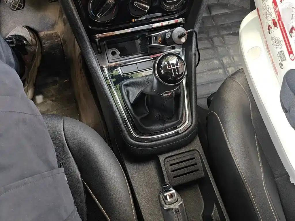 2017 Volkswagen Bora 1.6L Manual Comfort Model — миниатюра 7