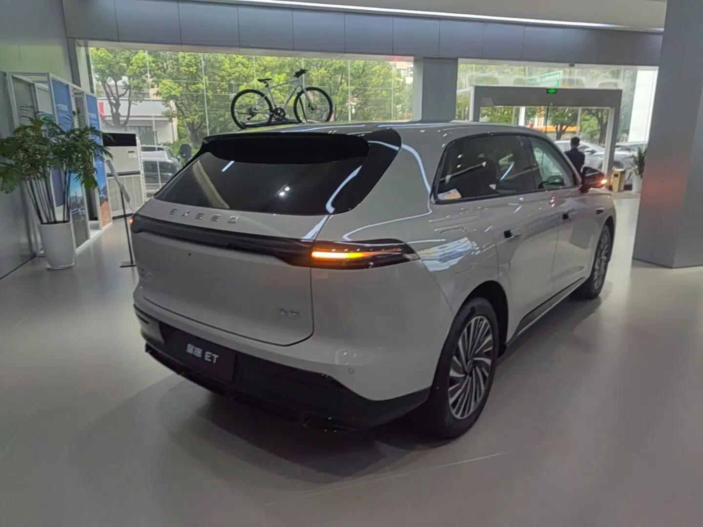 EXEED Star Era ET 2025 Extended-Range 265 Max Two-Wheel Drive Urban Advanced Driver Assistance — миниатюра 6