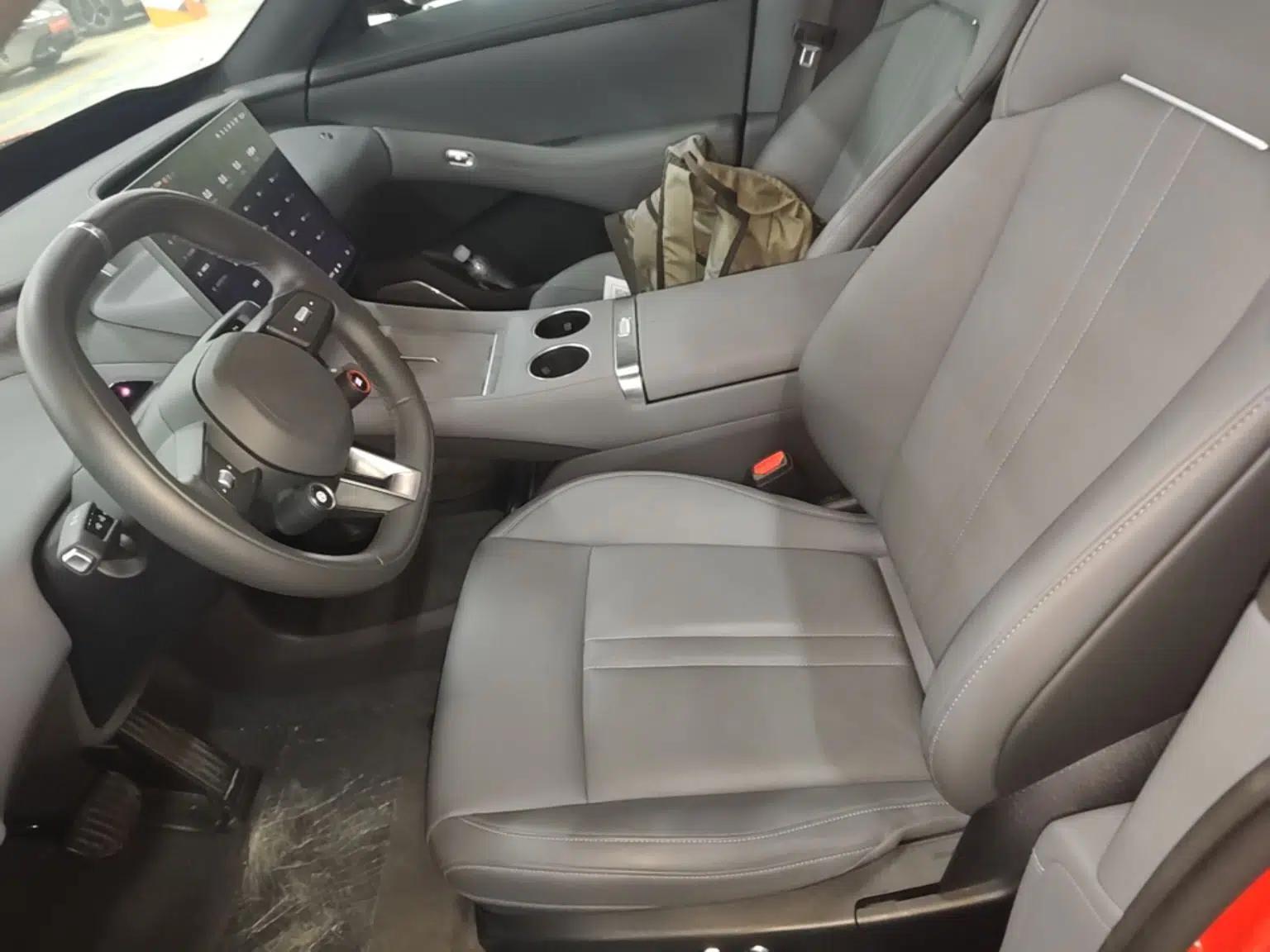 Xiaomi Auto YU7 2025 Ultra-Long Range Rear-Wheel Drive Version — миниатюра 17