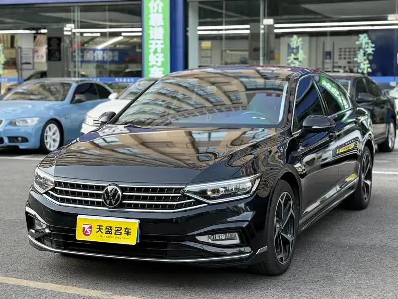Volkswagen Magotan 2023 2 Millionth Unit Commemorative Edition 330TSI DSG Leading Model — миниатюра 1