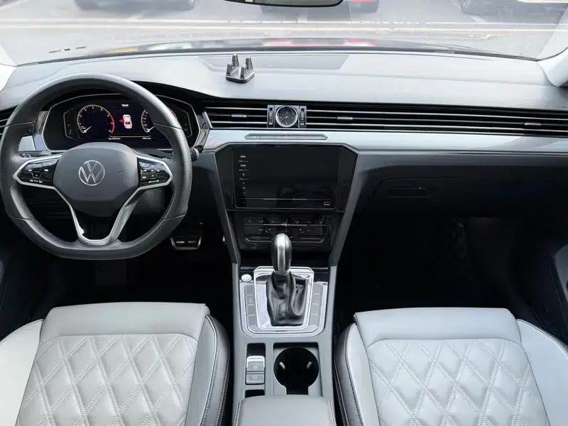 Volkswagen Magotan 2023 2 Millionth Unit Commemorative Edition 330TSI DSG Leading Model — миниатюра 6