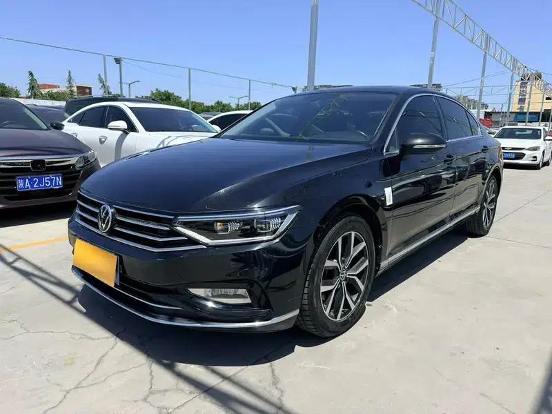 2020 Volkswagen Passat 330TSI DSG Leading Edition — миниатюра 1