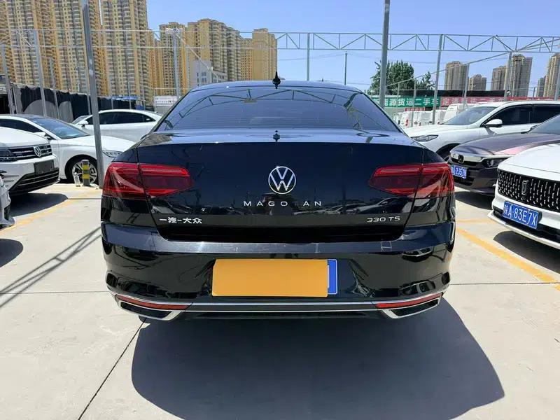 2020 Volkswagen Passat 330TSI DSG Leading Edition — миниатюра 3