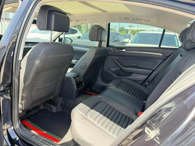 2020 Volkswagen Passat 330TSI DSG Leading Edition — миниатюра 8