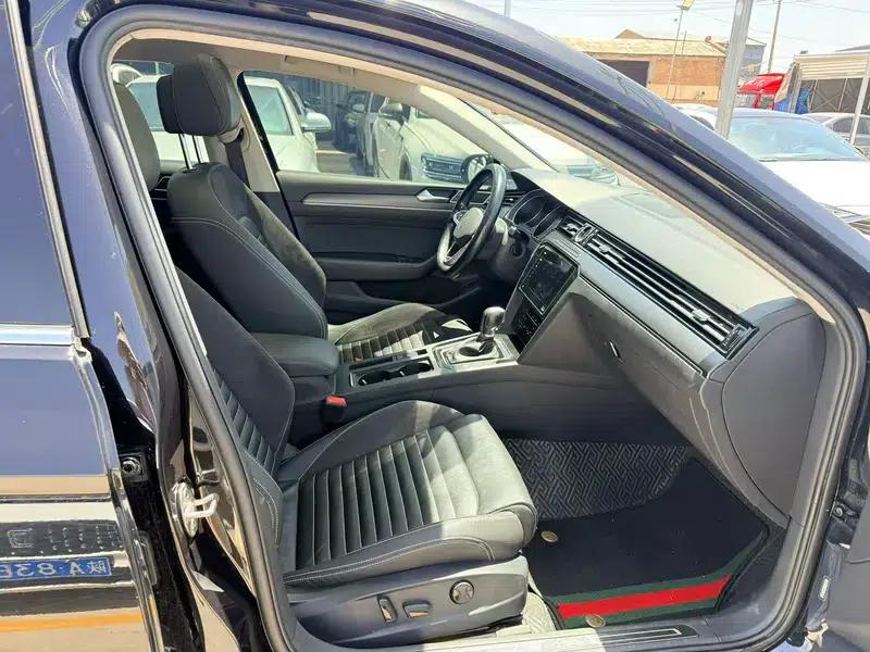 2020 Volkswagen Passat 330TSI DSG Leading Edition — миниатюра 9