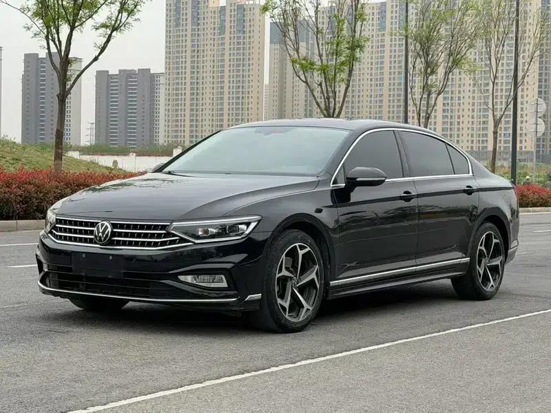 Volkswagen Magotan 2023 2 Millionth Unit Commemorative Edition 330TSI DSG Leading Model — миниатюра 1