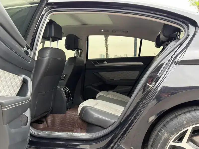 Volkswagen Magotan 2023 2 Millionth Unit Commemorative Edition 330TSI DSG Leading Model — миниатюра 9