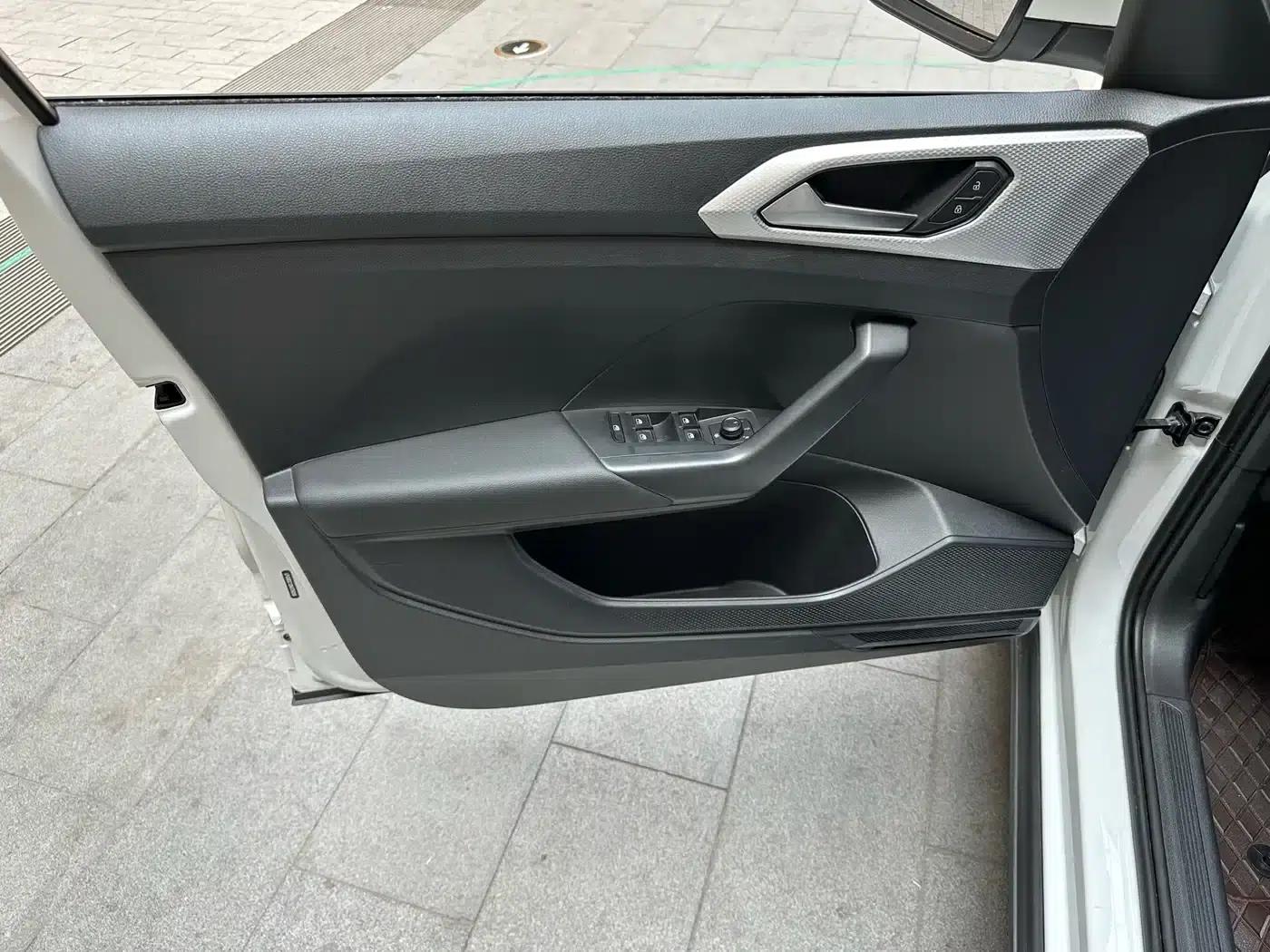 2021 Volkswagen T-Cross 1.5L Automatic Smart Connect Edition — миниатюра 13