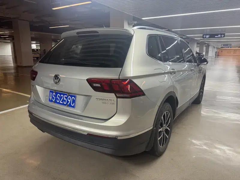 Tiguan L 2018 Facelift 330TSI Automatic 2WD Luxury Edition — миниатюра 4