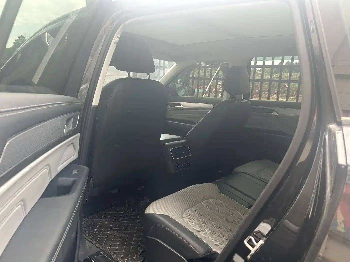 2023 Range Rover 380TSI AWD R-Line Cruiser — миниатюра 6