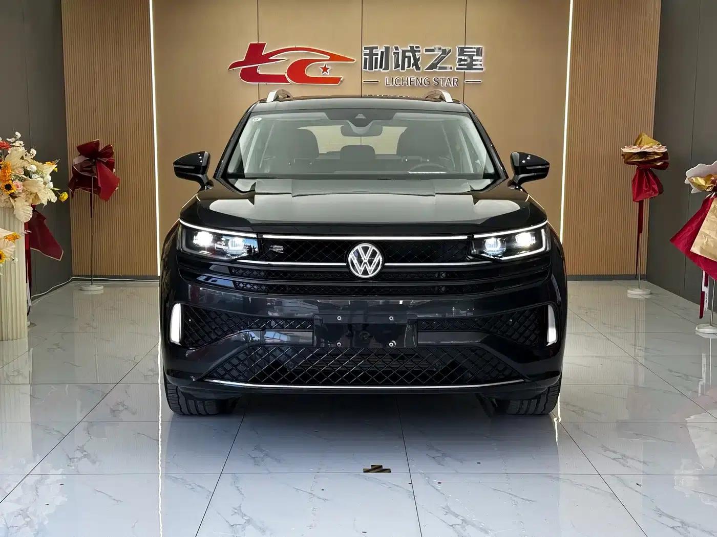 2023 Range Rover 380TSI AWD R-Line Touring Edition — миниатюра 2