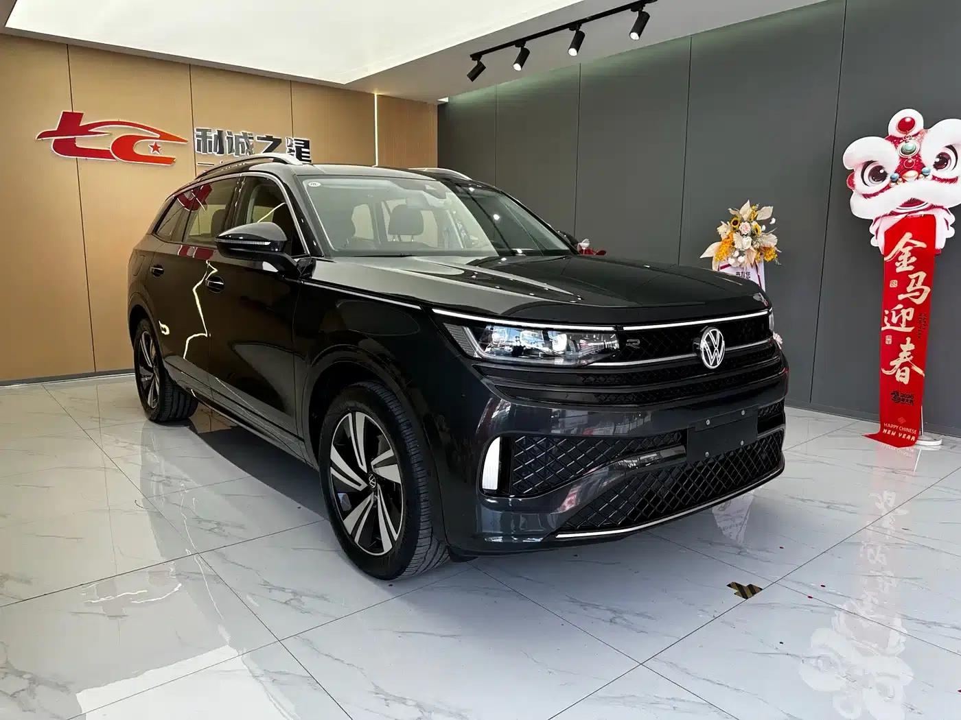 2023 Range Rover 380TSI AWD R-Line Touring Edition — миниатюра 3