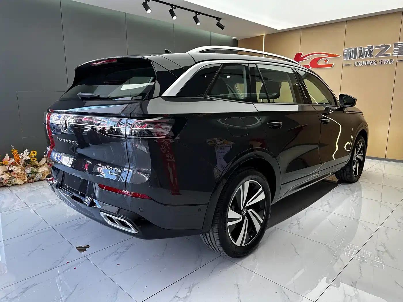 2023 Range Rover 380TSI AWD R-Line Touring Edition — миниатюра 6
