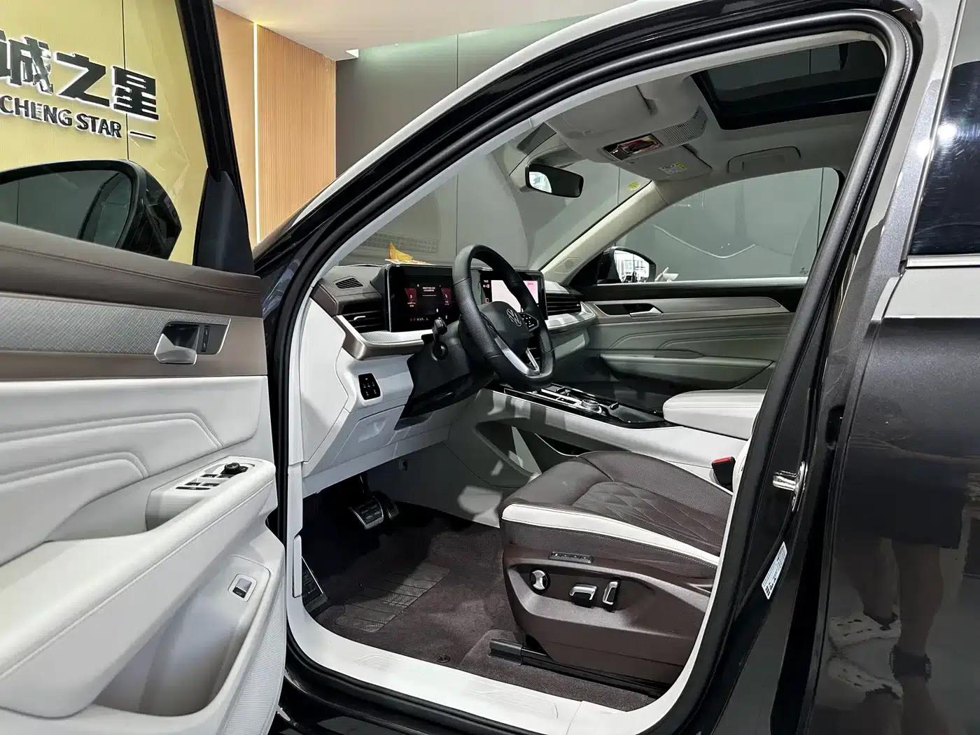 2023 Range Rover 380TSI AWD R-Line Touring Edition — миниатюра 9